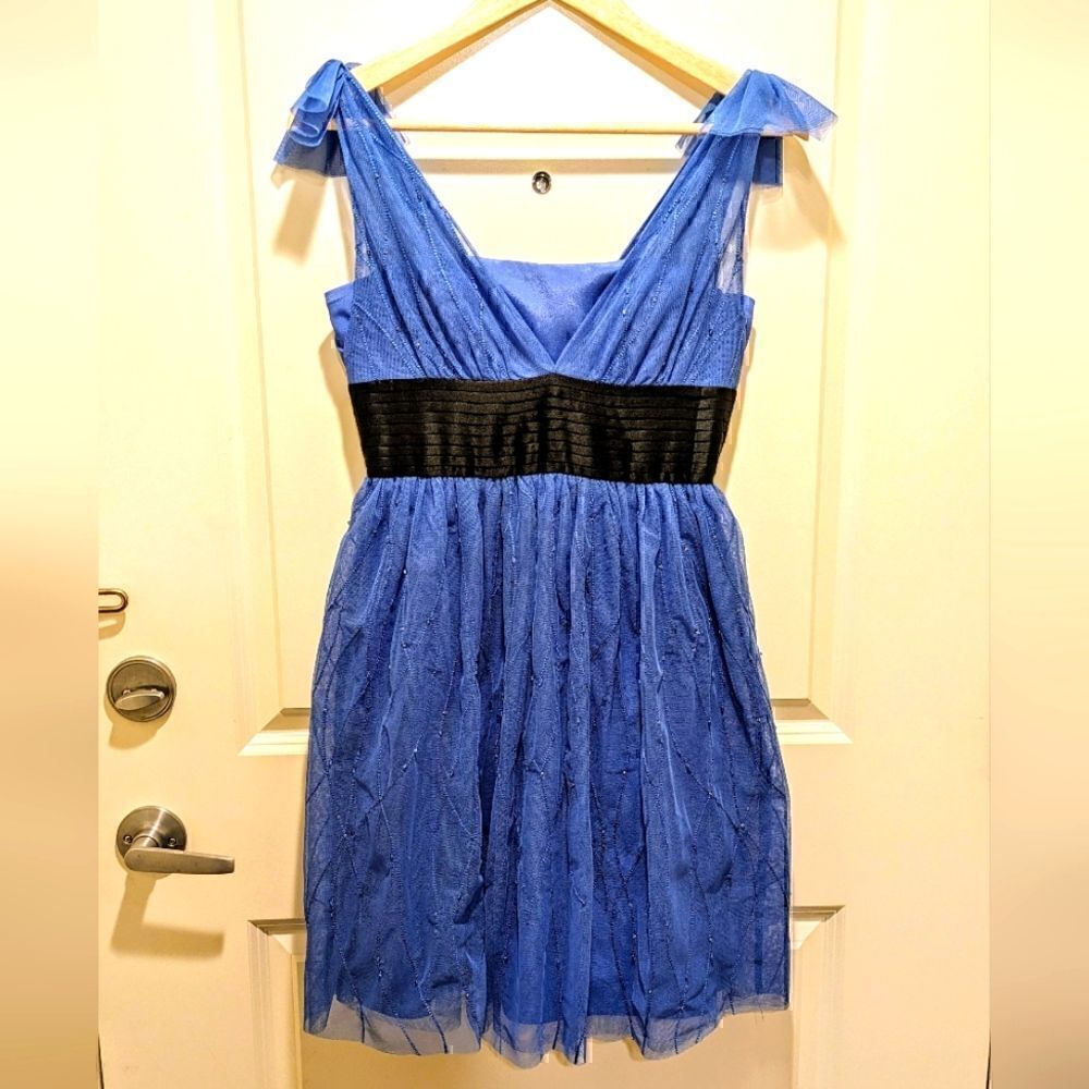 Y2K BCBGMAXAZRIA Size 04 Periwinkle Blue Silk Boned Mini Dress w Beaded Overlay